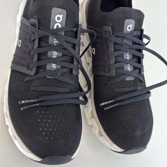 ON Running Cloudswift Trainers Sneakers Women’s Size 10.5 Black White Color - Picture 14 of 14